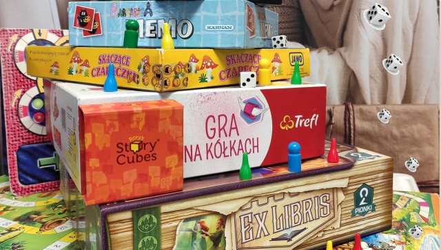 Na wakacyjne spotkania z planszówkami zaprasza Książnica Stargardzka. Gry można wypożyczyć na miejscu codziennie od godz. 10:00 do 16:00.