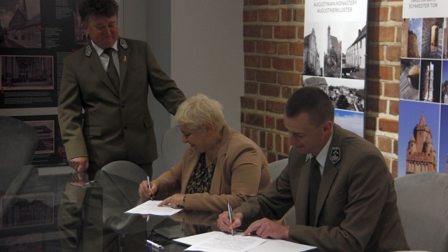 Nowe drogi powstaną w obszarze Nadleśnictwa Chojna oraz Nadleśnictwa Mieszkowice. Chodzi o modernizację przejścia przez miejscowość Mętno oraz o połączenie z miejscowościami Jelenin i Jelonki.