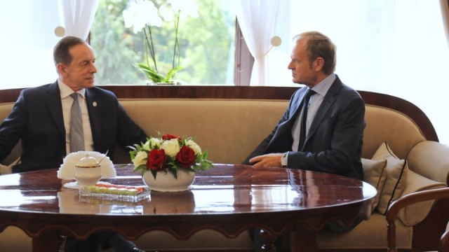 Nie ma nagłych potrzeb, jeśli chodzi o roszady personalne w klubie Koalicji Obywatelskiej - mówi Donald Tusk. Polityk odpowiadał we wtorek na pytania dziennikarzy po spotkaniu z marszałkiem Senatu Tomaszem Grodzkim.
