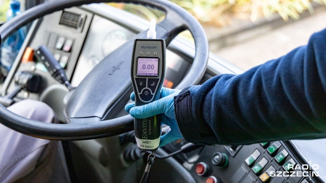 Pijanego kierowcę zatrzymał po służbie policjant z Kołobrzegu. Mężczyzna miał prawie dwa promile alkoholu.