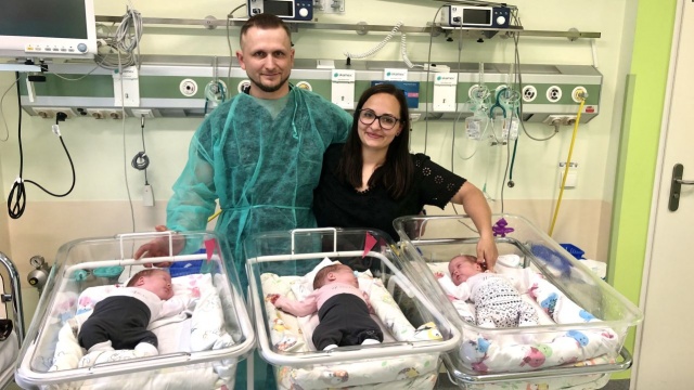 Wyjątkowe żeńskie trio opuściło szpital w Zdrojach [ZDJĘCIA]