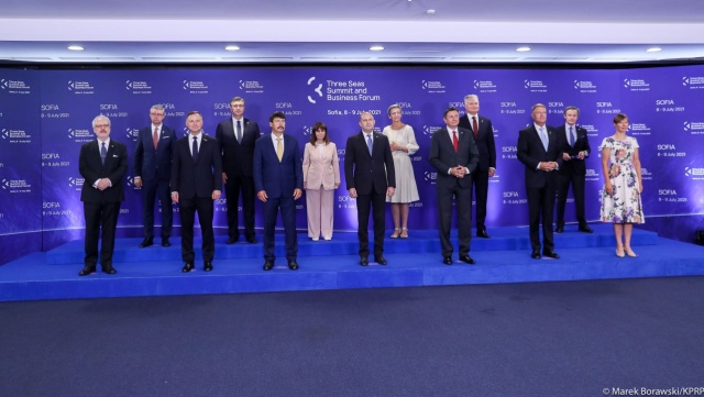Inicjatywa państw Trójmorza, mimo pandemii koronawirusa, jest w rozkwicie - mówił w trakcie spotkania przywódców krajów Europy Środkowej prezydent Andrzej Duda.