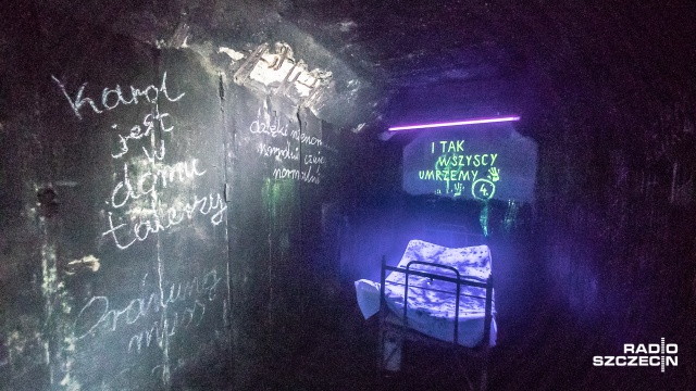 Wydobywali kod z terrarium pełnego robaków, wyciągali embriony z brzucha ofiary i pokonywali przeszkody z pływających głów - to wszystko mają za sobą nieustraszeni śmiałkowie szóstej edycji Wakacji z duchami. Impreza trwa od soboty w Puszczy Bukowej w Szczecinie.