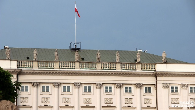 Prezydent Andrzej Duda rozmawia z przedstawicielami rządu o inicjatywach społecznych swojej kancelarii.