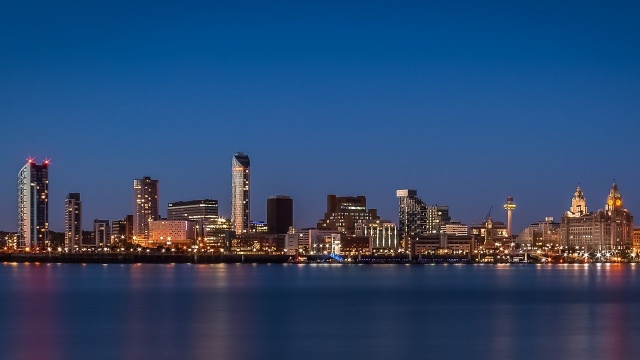 Liverpool został skreślony z listy światowego dziedzictwa UNESCO. Organizacja pozbawiła miasto wyróżnienia ponieważ uznała, że powstające w nim nowe budynki w nieodwracalny sposób zmieniły unikatowy charakter tego miejsca.