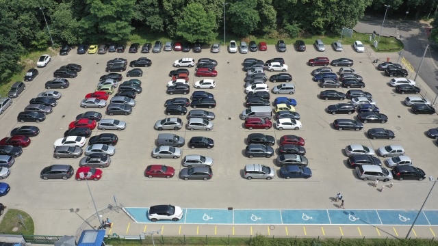 Płatny parking znajdujący się na terenie kompleksu basenowo-rekreacyjnego Arkonka w Szczecinie będzie przez weekend nieczynny.