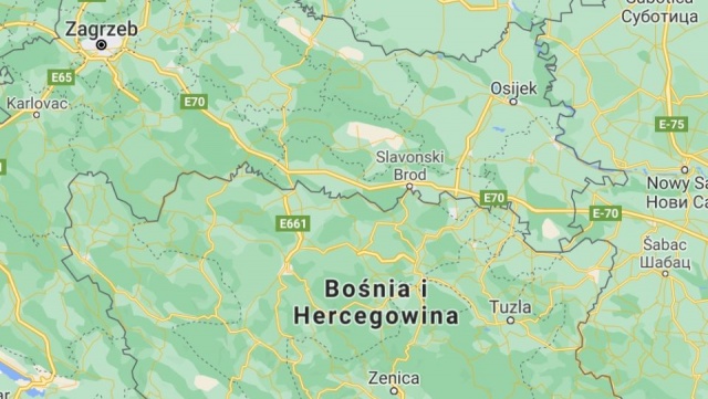 Co najmniej 10 osób nie żyje, a kilkadziesiąt jest rannych w wyniku wypadku autokaru we wschodniej Chorwacji. Lokalna policja podaje, że autobus linii Frankfurt-Prisztina zsunął się z autostrady.