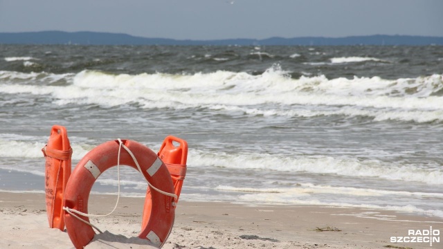 Ponad 30 minut trwała akcja poszukiwawcza 16-latka, który zniknął pod wodą na niestrzeżonej plaży w Międzyzdrojach.