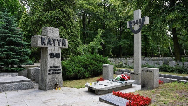 Mija 40. lat od chwili postawienia Krzyża Katyńskiego na Cmentarzu Wojskowym w Warszawie.