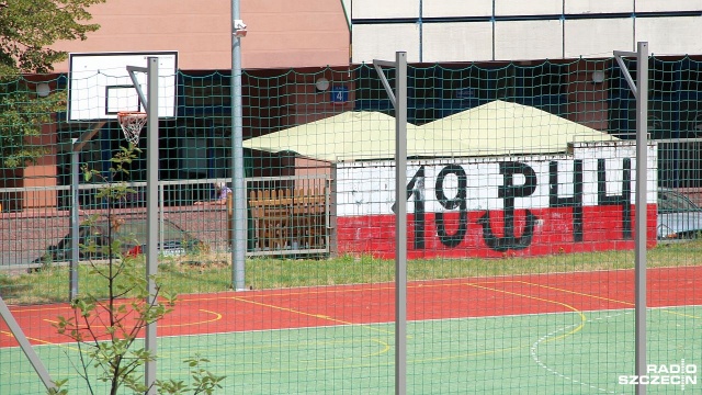 Nie mówcie do nas bohaterowie, tylko bierzcie przykład, który będzie wam służyć - tak w 77 lat od wybuchu Powstania Warszawskiego mówią do kolejnych pokoleń żołnierze Armii Krajowej.