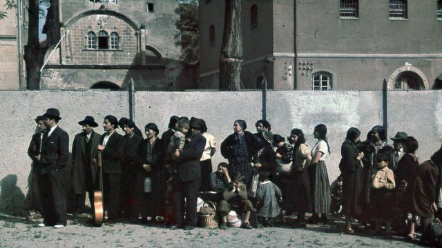 77 lat temu, 2 sierpnia 1944 roku Niemcy zlikwidowali tzw. obóz cygański w Auschwitz. Ten dzień jest obchodzony jako Międzynarodowy Dzień Pamięci o Zagładzie Romów.