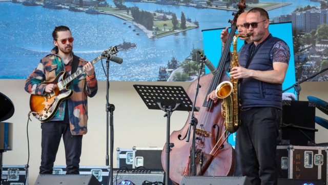 Muzyka jazzowa w wykonaniu wybitnych artystów na Pomorzu Zachodnim. Pianista Albert Bover, perkusista Owen Hart Jr. czy Dorota i Henryk Miśkiewiczowie to tylko niektórzy z nich.