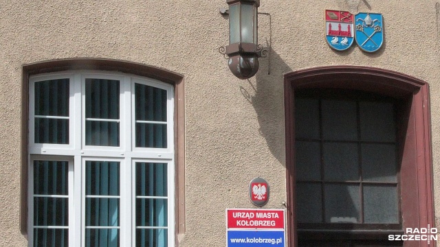 Koniec ze staniem w kolejkach w kołobrzeskim Urzędzie Miasta zapowiadają miejscowi urzędnicy.