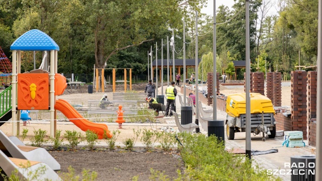 Miasto zakończy remont kąpieliska w Dąbiu... na koniec wakacji. Kolejny raz Zakład Usług Komunalnych przesunął wykonawcy termin zakończenia inwestycji.
