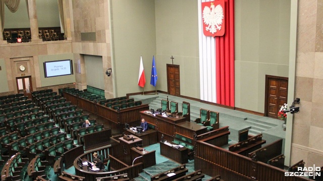 Odejście Porozumienia ze Zjednoczonej Prawicy nie doprowadzi do wcześniejszych wyborów parlamentarnych - uważa Norbert Kaczmarczyk z Solidarnej Polski.