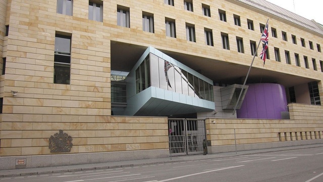 Niemiecka prokuratura federalna poinformowała o zatrzymaniu pracownika brytyjskiej ambasady w Berlinie, podejrzanego o szpiegostwo na rzecz Rosji.