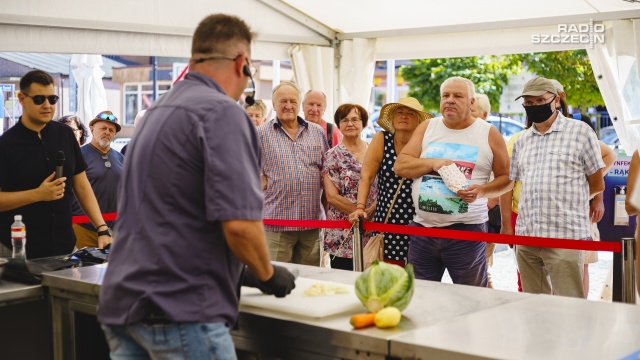 Muzyka na żywo, rybne degustacje, a także gry i zabawy dla dzieci - kolejne spotkanie pod hasłem Z rybą na talerzu przed nami. Tym razem, impreza przeniosła się do Kamienia Pomorskiego.