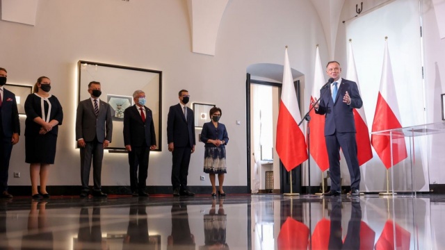 Prezydent Andrzej Duda podpisał ustawę o odbudowie Pałacu Saskiego, Pałacu Brhla oraz kamienic przy ul. Królewskiej w Warszawie. Uroczystość odbyła się w Pałacu Prezydenckim.