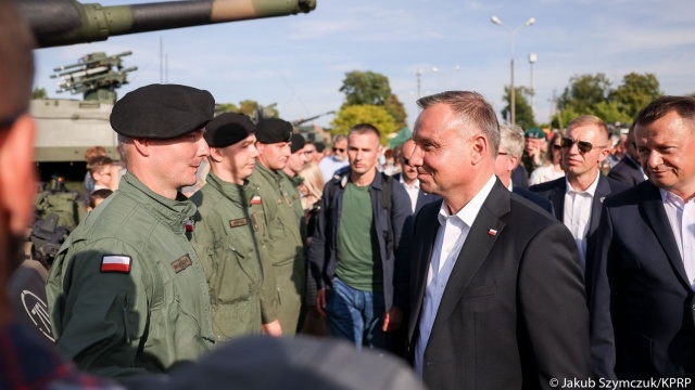 Prezydent Andrzej Duda podczas obchodów Święta Wojska Polskiego podziękował osobom odpowiedzialnym za modernizację Sił Zbrojnych.