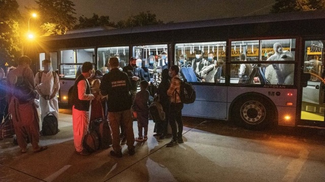 Na warszawskim Lotnisku Chopina wylądował samolot z grupą około 50 osób ewakuowanych z Afganistanu.