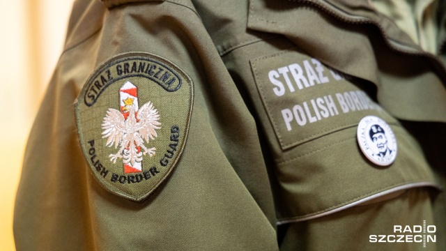 Od kilku dni, w pobliżu miejscowości Usnarz Górny na Podlasiu koczuje kilkadziesiąt osób z Bliskiego Wschodu, w tym kobiety z dziećmi.