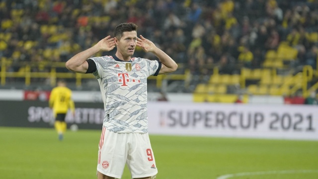 W finałowej trójce kandydatów do tytułu Piłkarza Roku UEFA za miniony sezon znaleźli się Włoch Jorginho i Francuz N039Golo Kante z londyńskiej Chelsea oraz Belg Kevin de Bruyne z Manchesteru City, czyli gracze z drużyn finalistów Ligi Mistrzów.