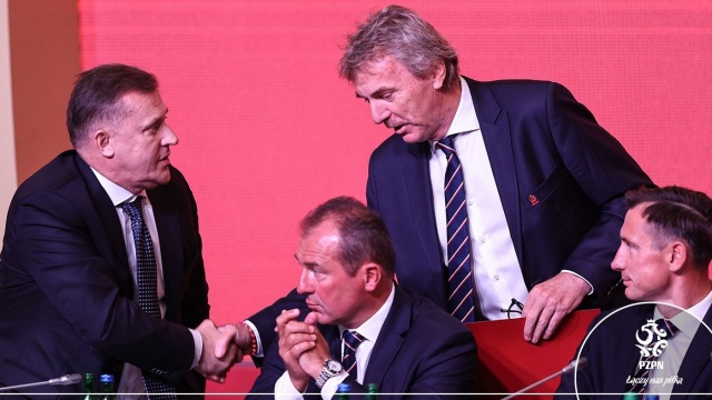 Nowy prezes Polskiego Związku Piłki Nożnej Cezary Kulesza może poprawić relacje z klubami, trzeba jednak ulepszyć system szkolenia - oceniają goście Radia Szczecin na Wieczór.