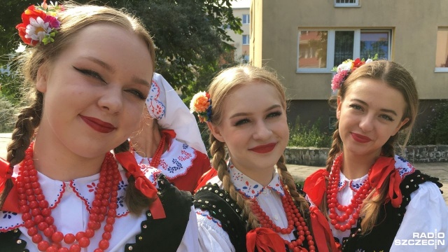 120 uczestników z czterech krajów, każdy w historycznych strojach ludowych i z regionalną przyśpiewką w tle. W Świnoujściu trwa I Zachodniopomorski Festiwal Folkloru.
