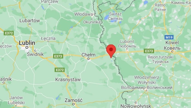 Prawie dobę czekają na wyjazd z Polski kierowcy ciężarówek przed polsko - ukraińskim przejściem w Dorohusku.