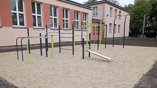 Nowa siłownia zewnętrzna i zestaw do street workoutu w Stargardzie już gotowe.