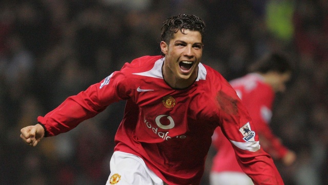Osiągnięto porozumienie w sprawie transferu Portugalczyka Cristiano Ronaldo z włoskiego Juventusu do rywalizującego w angielskiej ekstraklasie piłkarskiej Manchesteru United.