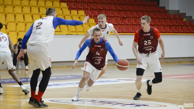 Koszykarze PGE Spójni na tydzień przed inauguracją Energa Basket Ligi trenowali w asyście kibiców stargardzkiej drużyny.