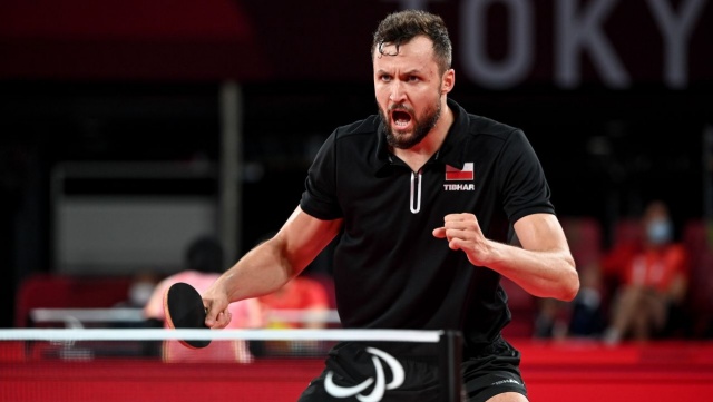Patryk Chojnowski ze Startu Szczecin zdobył złoty medal igrzysk paraolimpijskich w Tokio. W stolicy Japonii paratenisista stołowy w finale klasy 10. pokonał Francuza Mateo Boheas - 3:0 w setach 11:8, 11:5 i 12:10.