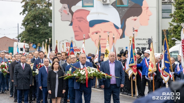 Solidarność obnażyła największe kłamstwo komunizmu, komuniści nigdy nie reprezentowali ludu - tak do uczestników obchodów 41. rocznicy podpisania w Szczecinie Porozumień Sierpniowych zwrócił się premier Mateusz Morawiecki.