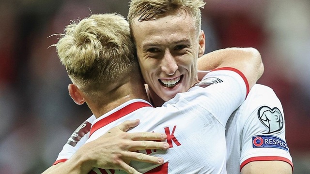 Polska wygrała w Warszawie z Albanią 4:1 (2:1) w swym czwartym meczu kwalifikacji do piłkarskich mistrzostw świata.