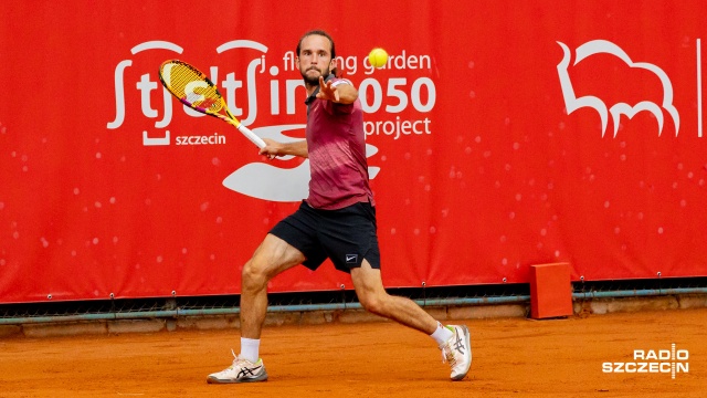 Paweł Ciaś awansował do ćwierćfinału tenisowego turnieju Pekao Szczecin Open. Polski tenisista w drugiej rundzie pokonał Włocha Stefano Travaglię 7:6, 3:6, 6:2.