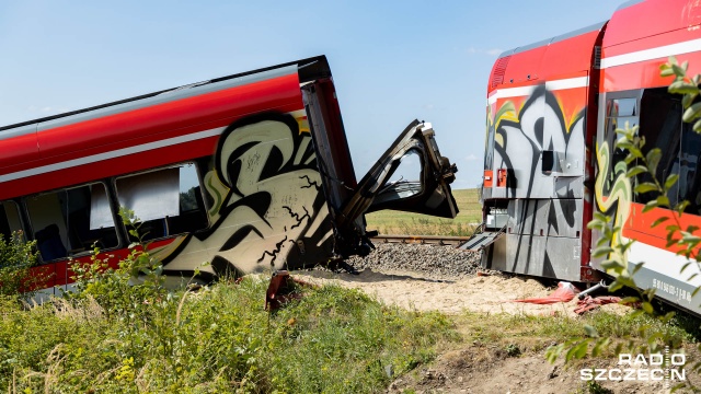 Wrak niemieckiego pociągu zostanie w środę wywieziony z Kołbaskowa. Podniesie go dźwig i załaduje na ciężarówkę. Akcja może potrwać do wieczora.