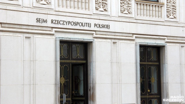 W środę rusza trzydniowe posiedzenie Sejmu. Posłowie zajmą się między innymi projektem nowelizacji tegorocznego budżetu. Odbędzie się też drugie czytanie rządowego projektu ustawy podatkowej z Polskiego Ładu.