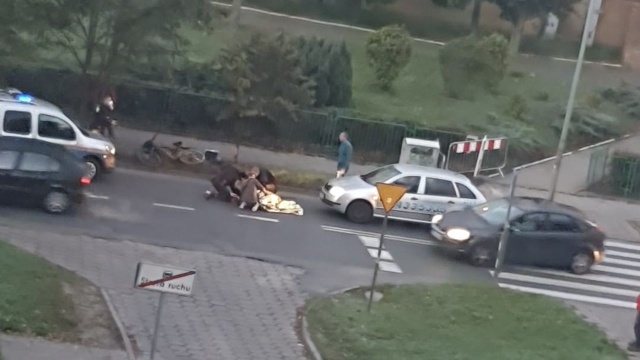 Straż Miejska wprowadziła tam ruch wahadłowy. Na miejscu pracuje również policja.