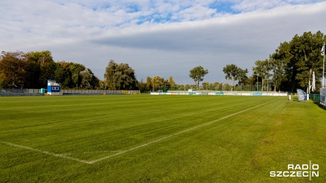 Trwają wielkie przygotowania na stadionie Świtu Skolwin do meczu z Legią Warszawa. Szczecińska drużyna zagra z Legią w ramach 116 Pucharu Polski.
