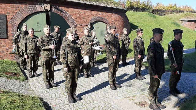 Przypadającą w niedzielę 82. rocznicę utworzenia pierwszego niemieckiego obozu koncentracyjnego na ziemiach polskich uczczono w Forcie VII w Poznaniu.