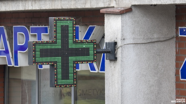 Jest nowy lek dla chorych na COVID-19 w stanie ciężkim. Wiceminister zdrowia, Maciej Miłkowski poinformował, że Agencja Oceny Technologii Medycznych i Taryfikacji zmieniła zalecenia w zakresie leczenia COVID-19.