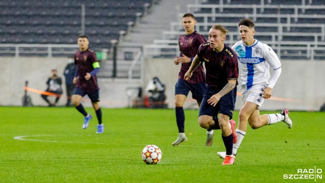Juniorzy Pogoni dotarli już do Hiszpanii, gdzie w środę zagrają rewanżowy mecz z Deportivo La Coruna w Młodzieżowej Lidze UEFA.
