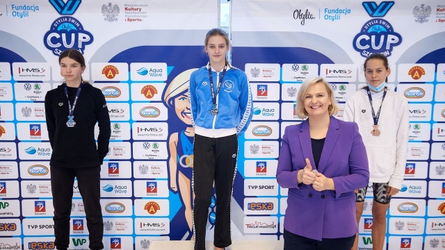 Prawie 700 zawodników i zawodniczek z całego kraju bierze udział w zawodach pływackich Otylia Swim Cup w Szczecinie pod patronatem mistrzyni olimpijskiej w pływaniu i nowego prezesa Polskiego Związku Pływackiego, Otylii Jędrzejczak.