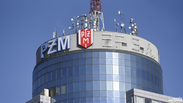 Na szczycie biurowca PAZIM w Szczecinie umieszczono już wszystkie litery skrótu nazwy Polskiej Żeglugi Morskiej.