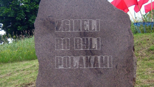 Można było wrzucać pieniądze do puszek i tym samym wesprzeć budowę pomnika na cześć ofiar Obławy Augustowskiej.