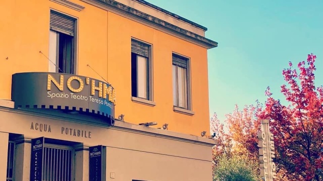 Międzynarodowe jury, złożone z najwybitniejszych światowych reżyserów i reżyserek, przyznało Teatrowi Kana i spektaklowi Gęstość zaludnienia. Historia wybuchu pierwsze miejsce w ramach 12. edycji Międzynarodowej Nagrody Teatr Nagi im. Teresy Pomodoro.