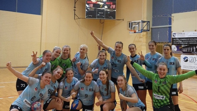 Piłkarki ręczne SPR Pogoni nadal niepokonane w 1 lidze. Szczecinianki wygrały w sobotę na wyjeździe z Jutrzenką Płock 28:18.