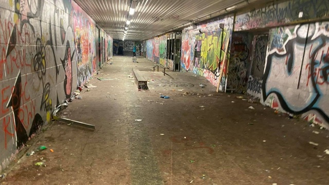 Przejście podziemne pod aleją Wyzwolenia na razie zostanie zamknięte, a ostatecznie może być zlikwidowane.