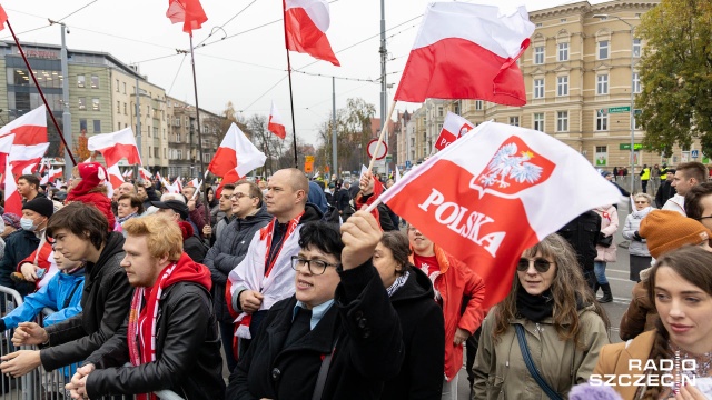 Szczeciński Marsz Niepodległości. Wśród maszerujących rodziny z dziećmi [WIDEO, ZDJĘCIA]